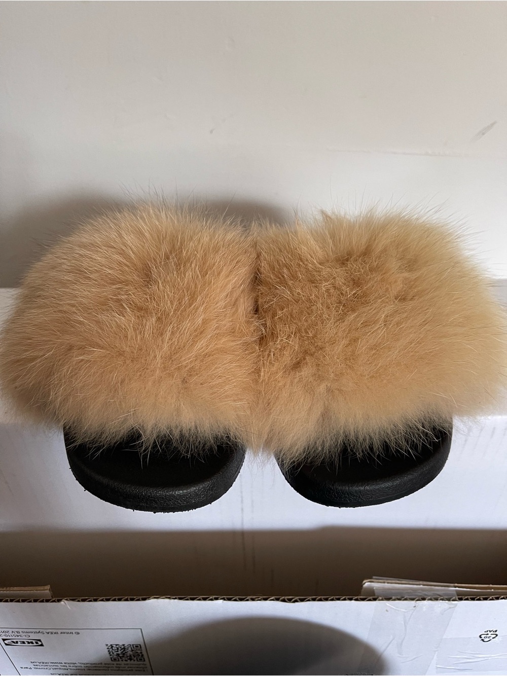 Plush Faux Fur Slide Slippers in Light Tan